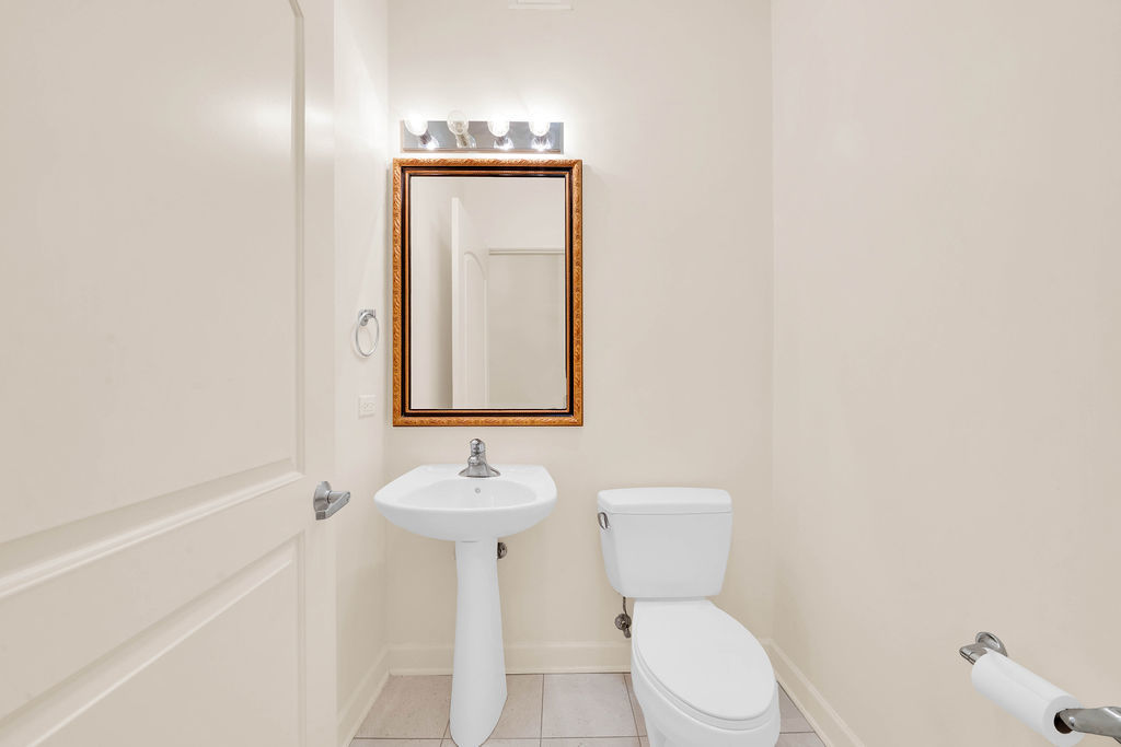 450 E Waterside Dr #2902 Chicago, IL 60601