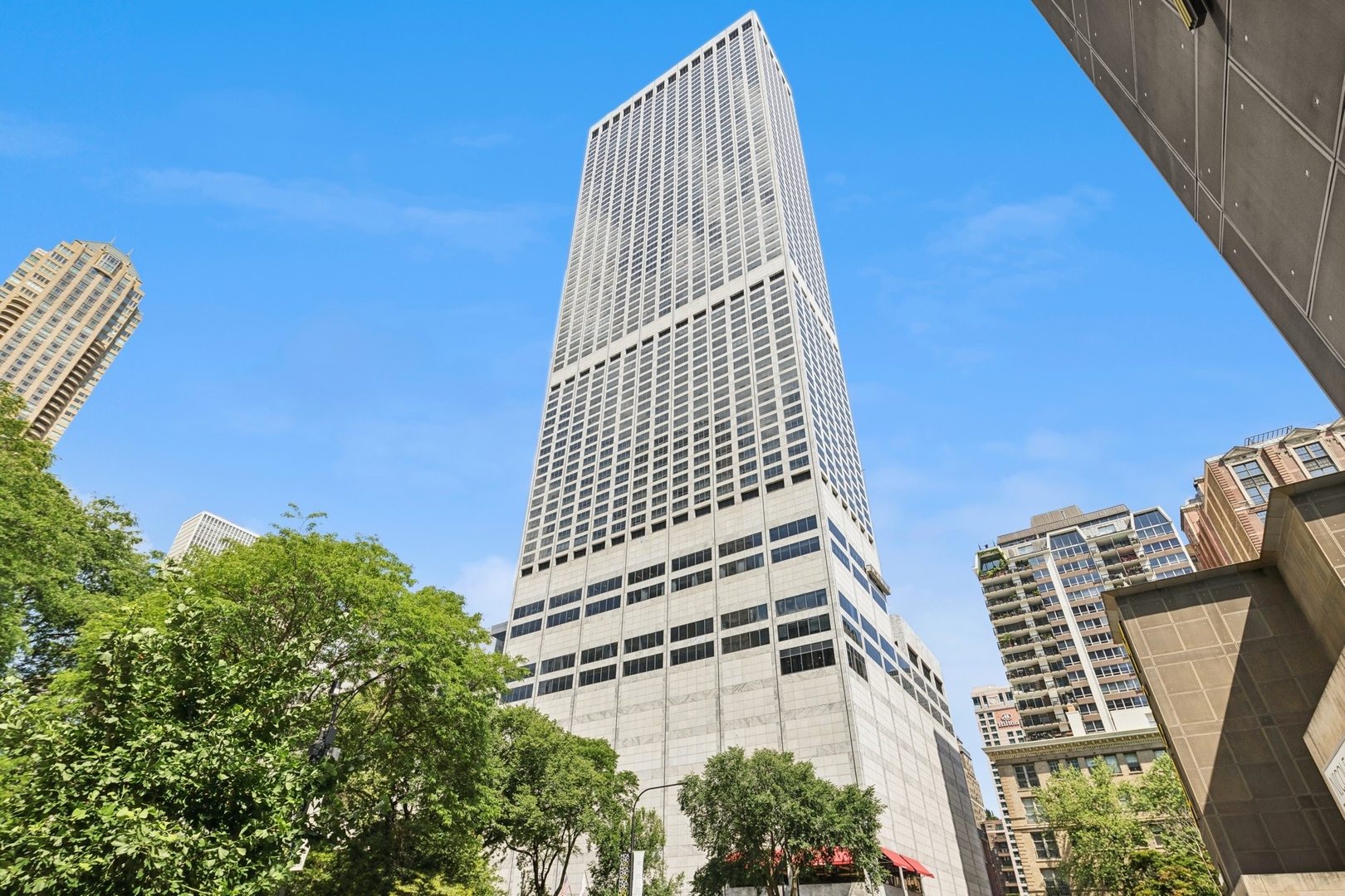 180 E PEARSON St #5401