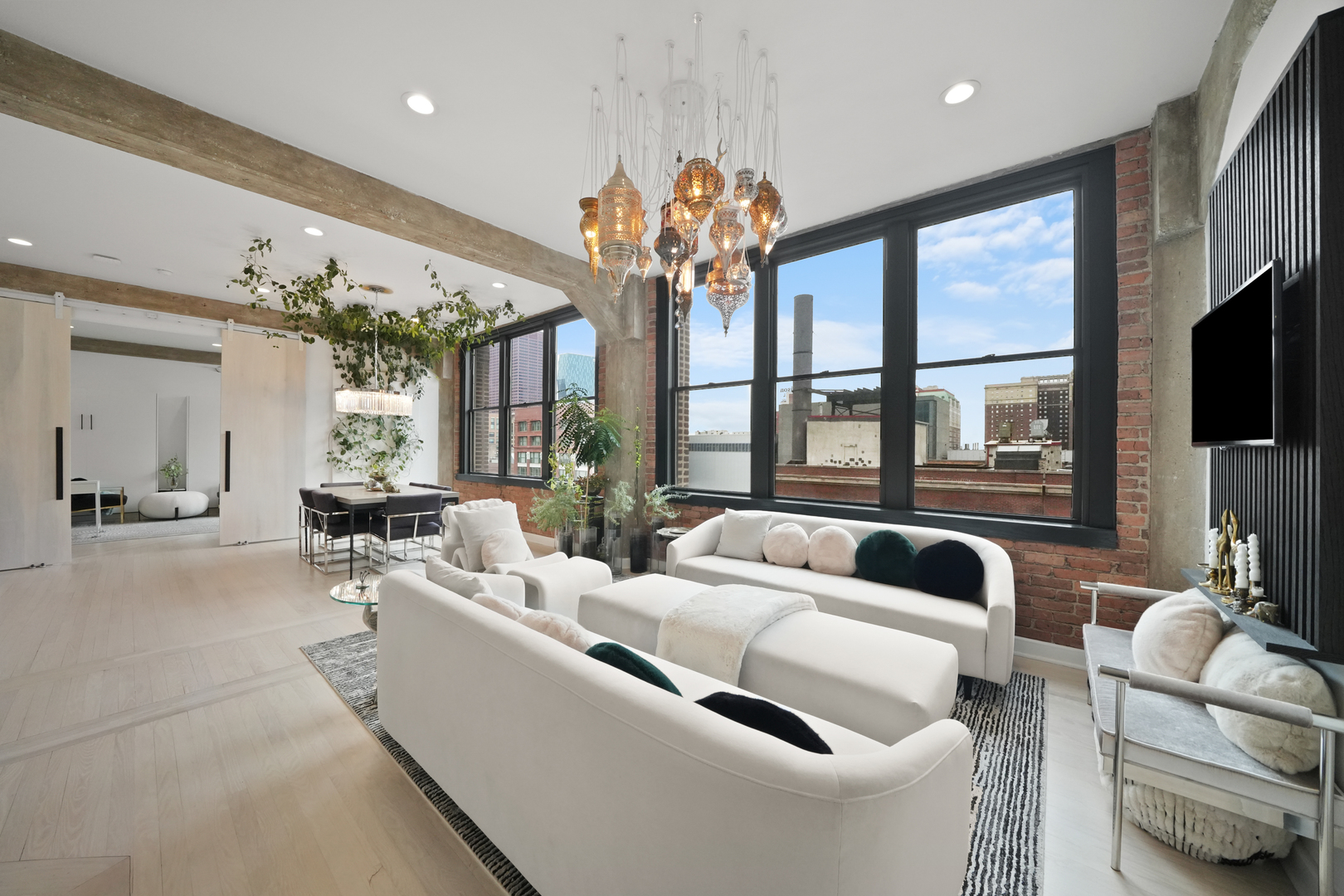 720 S Dearborn St #1105