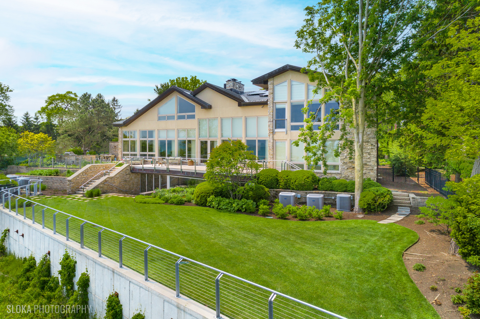 55 S Deere Park Dr Highland Park, IL 60035