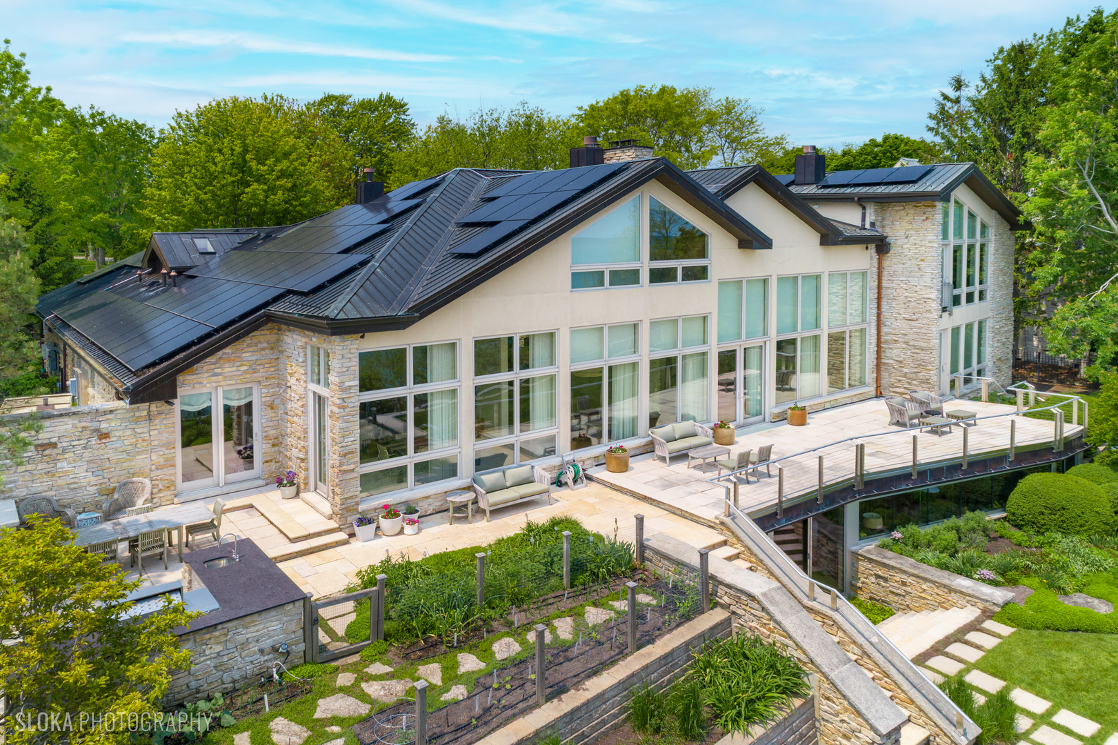 55 S Deere Park Dr Highland Park, IL 60035