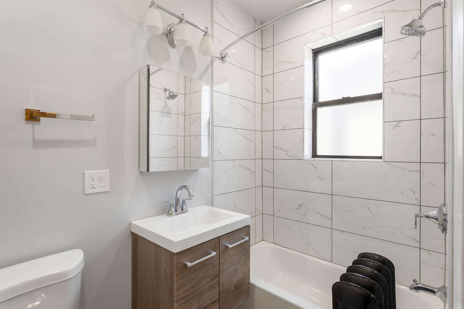 1320 W Birchwood Ave #1 Chicago, IL 60626