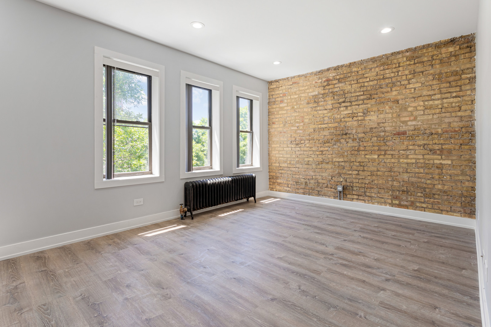 1320 W Birchwood Ave #1 Chicago, IL 60626