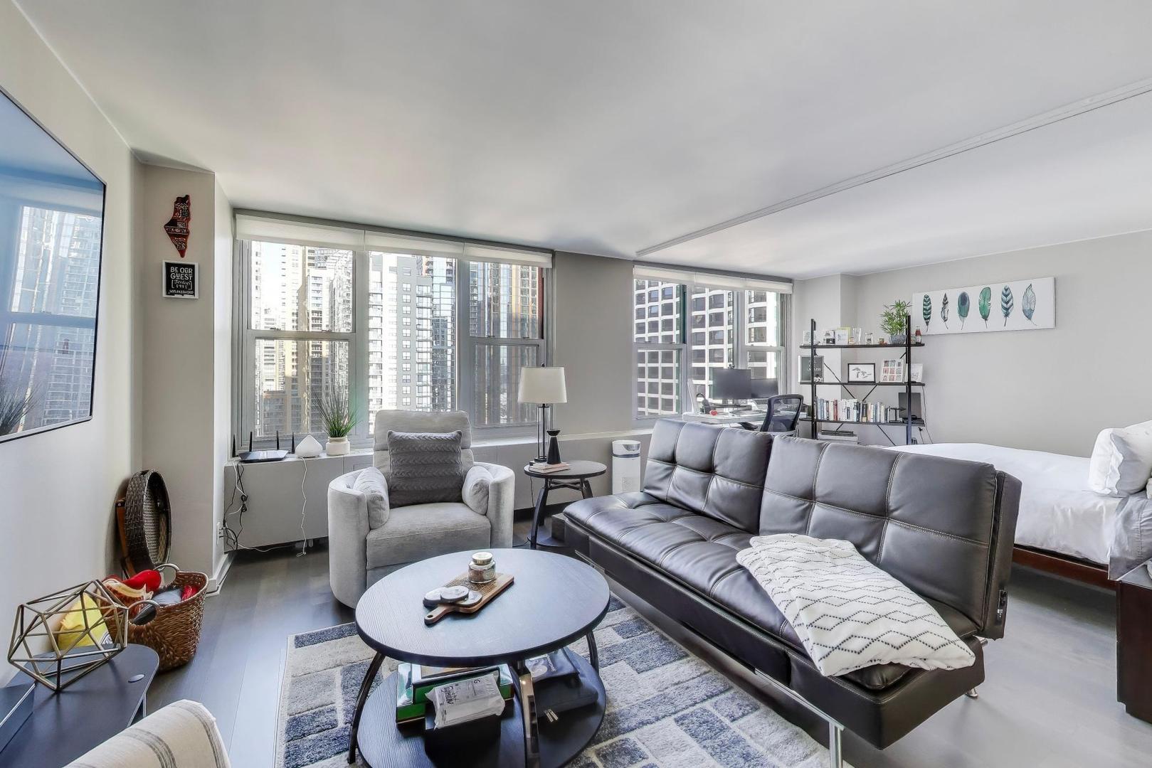 400 E RANDOLPH St #2406 Chicago, IL 60601