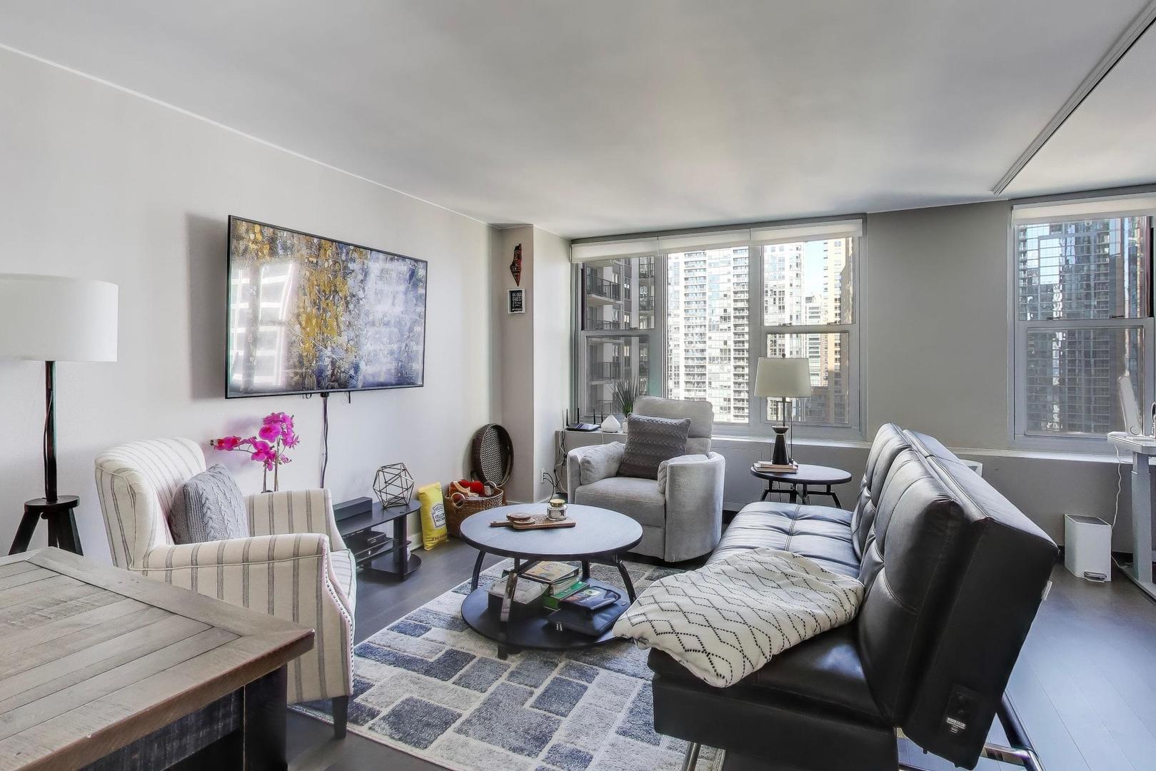 400 E RANDOLPH St #2406 Chicago, IL 60601