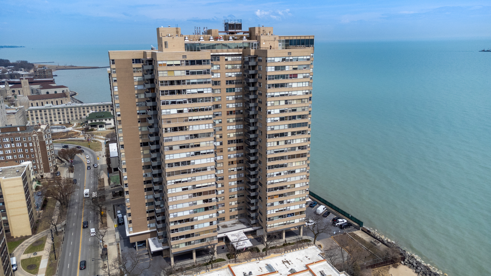 6301 N Sheridan Rd #11D