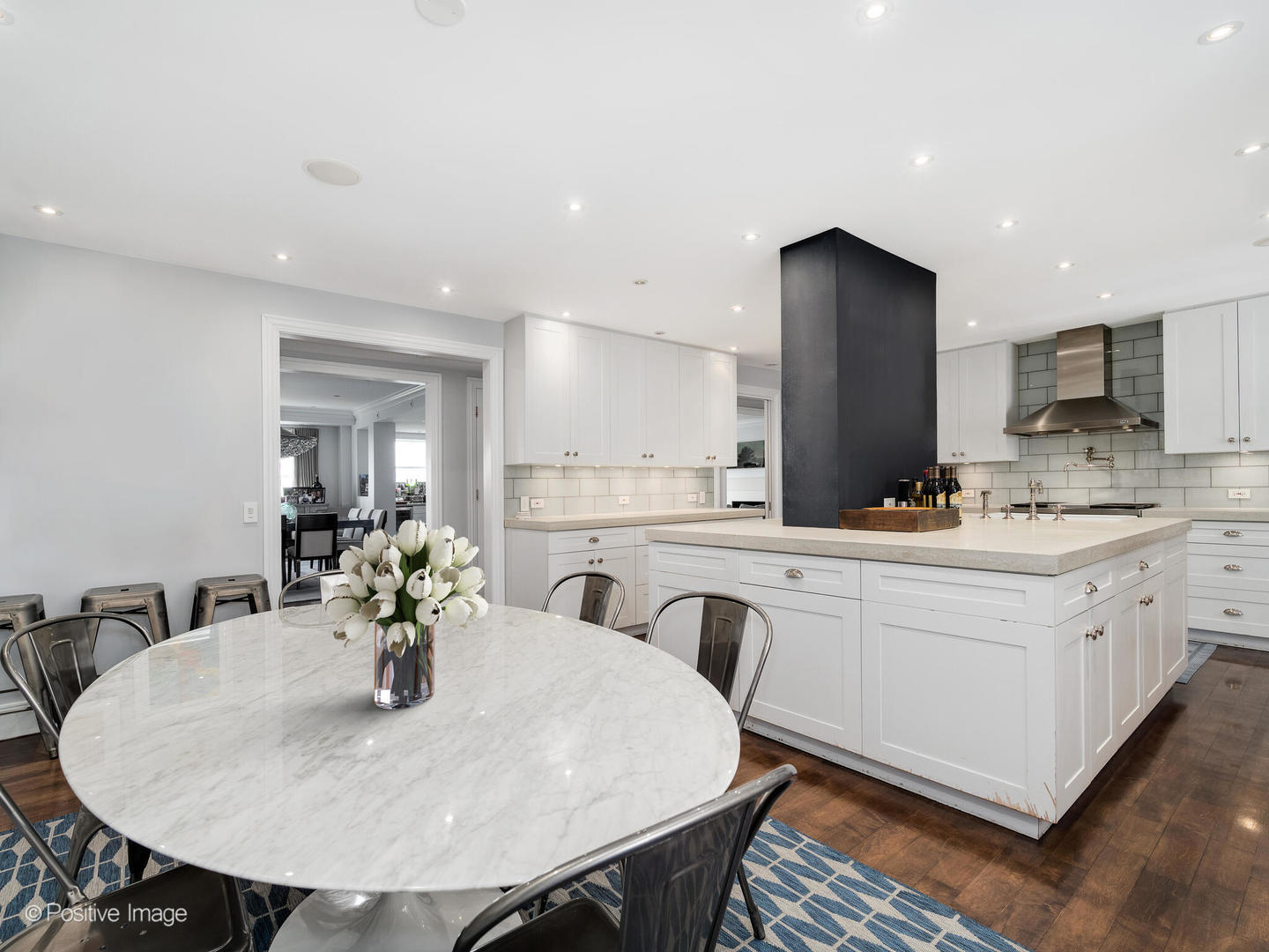 3920 N Lk Shr Dr #12N Chicago, IL 60613