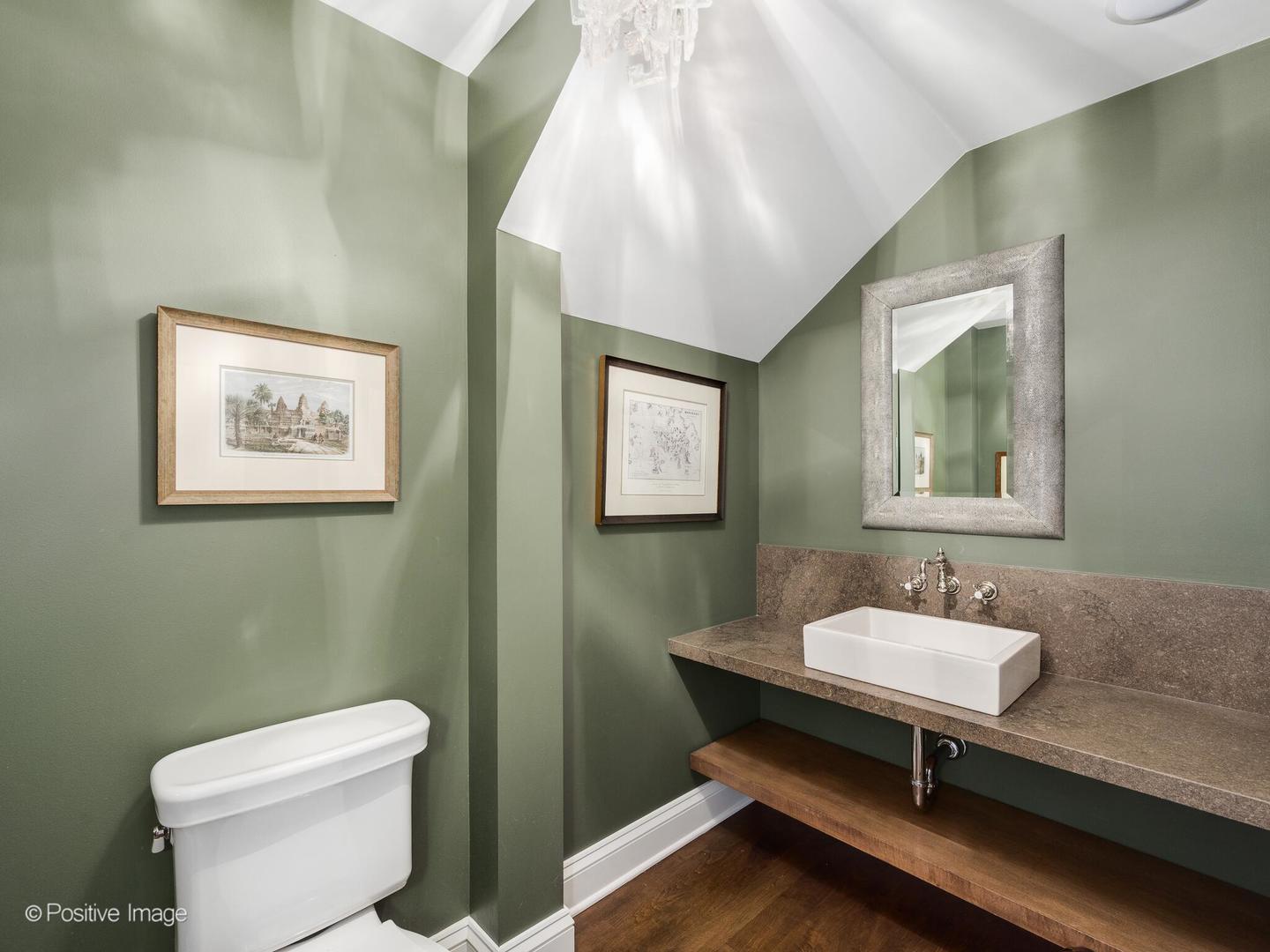 3920 N Lk Shr Dr #12N Chicago, IL 60613