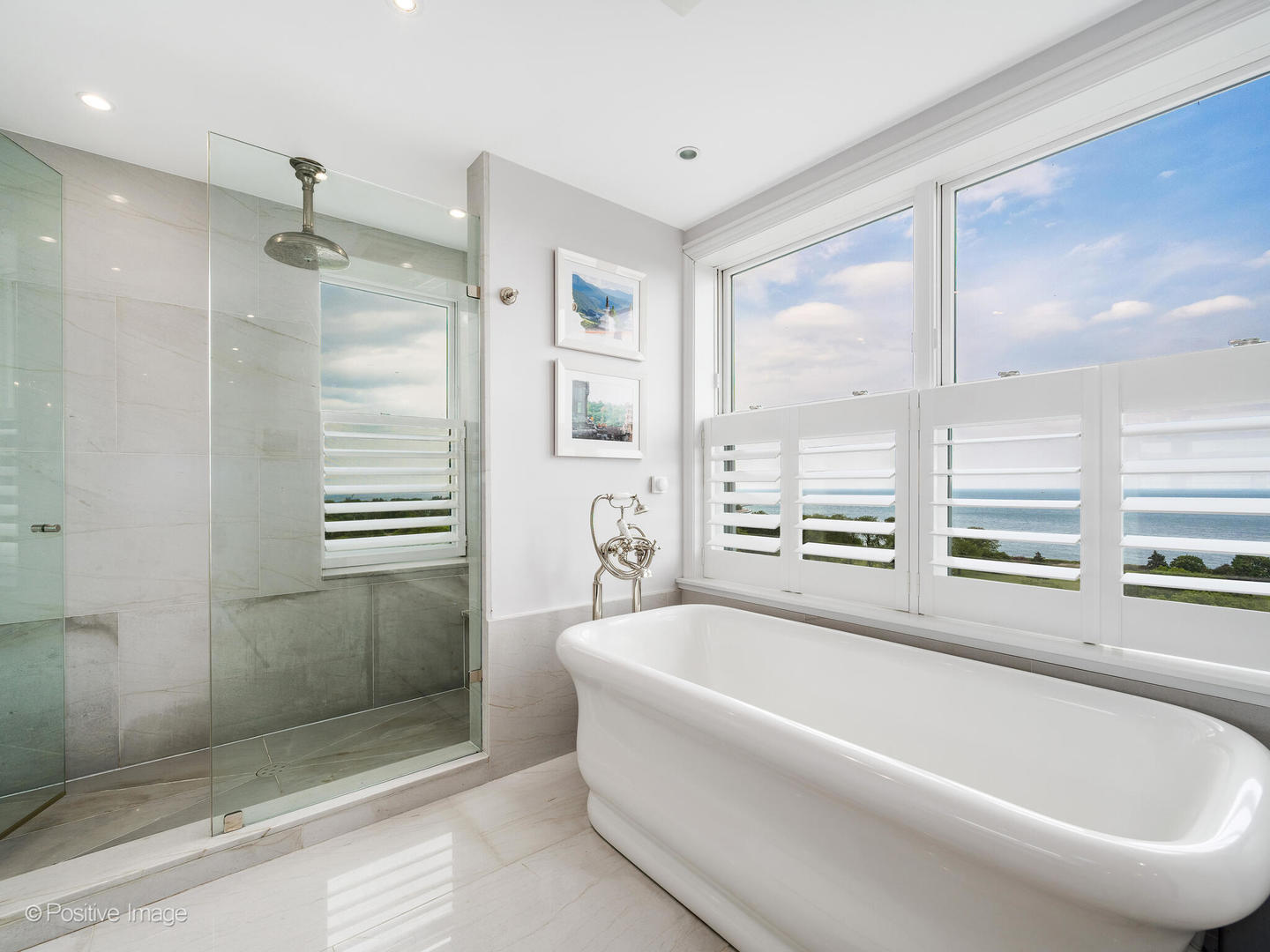 3920 N Lk Shr Dr #12N Chicago, IL 60613