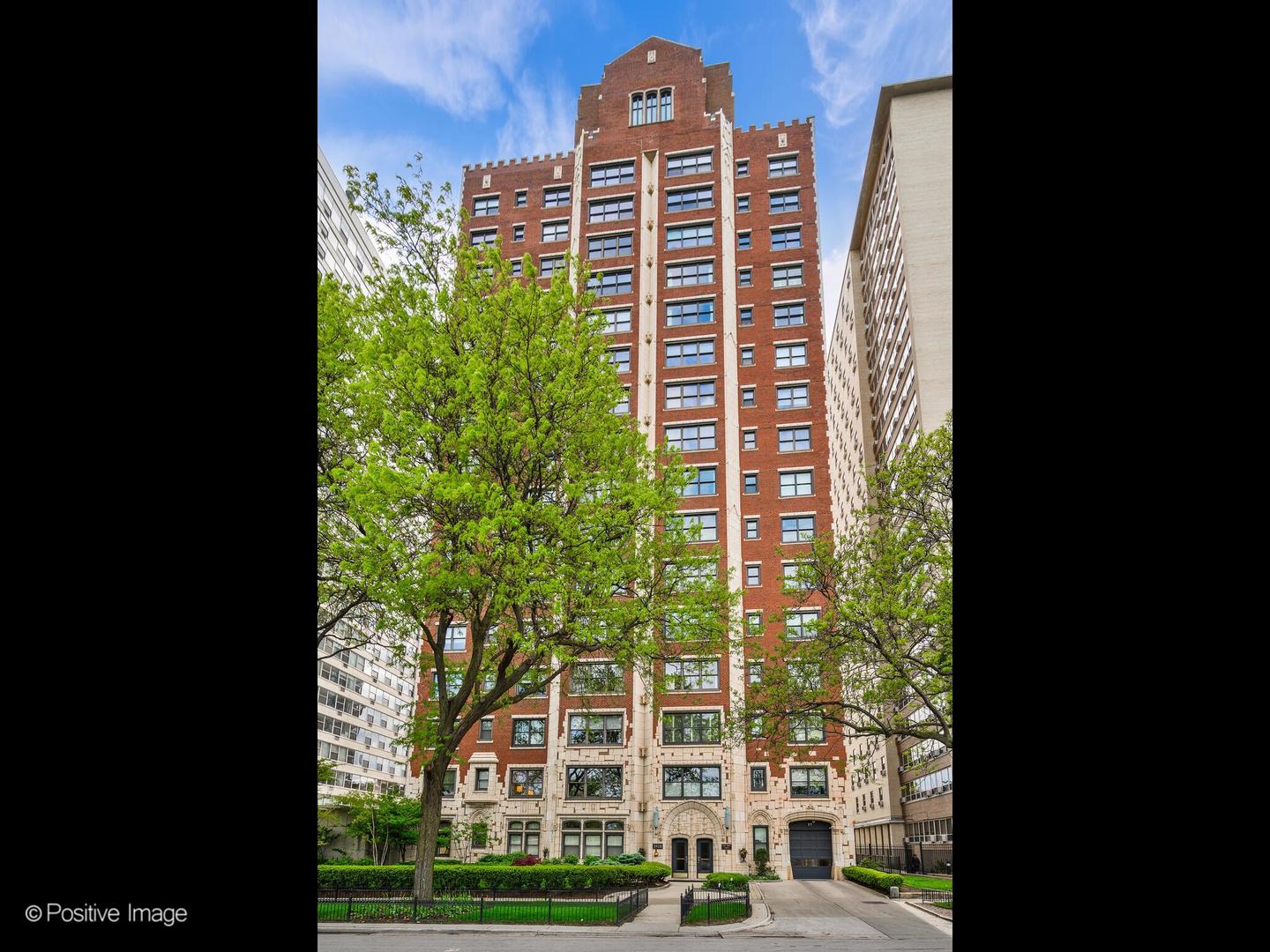 3920 N Lk Shr Dr #12N Chicago, IL 60613