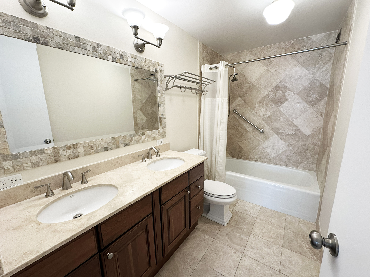 360 E Randolph St #807 Chicago, IL 60601