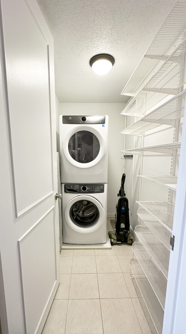 360 E Randolph St #807 Chicago, IL 60601