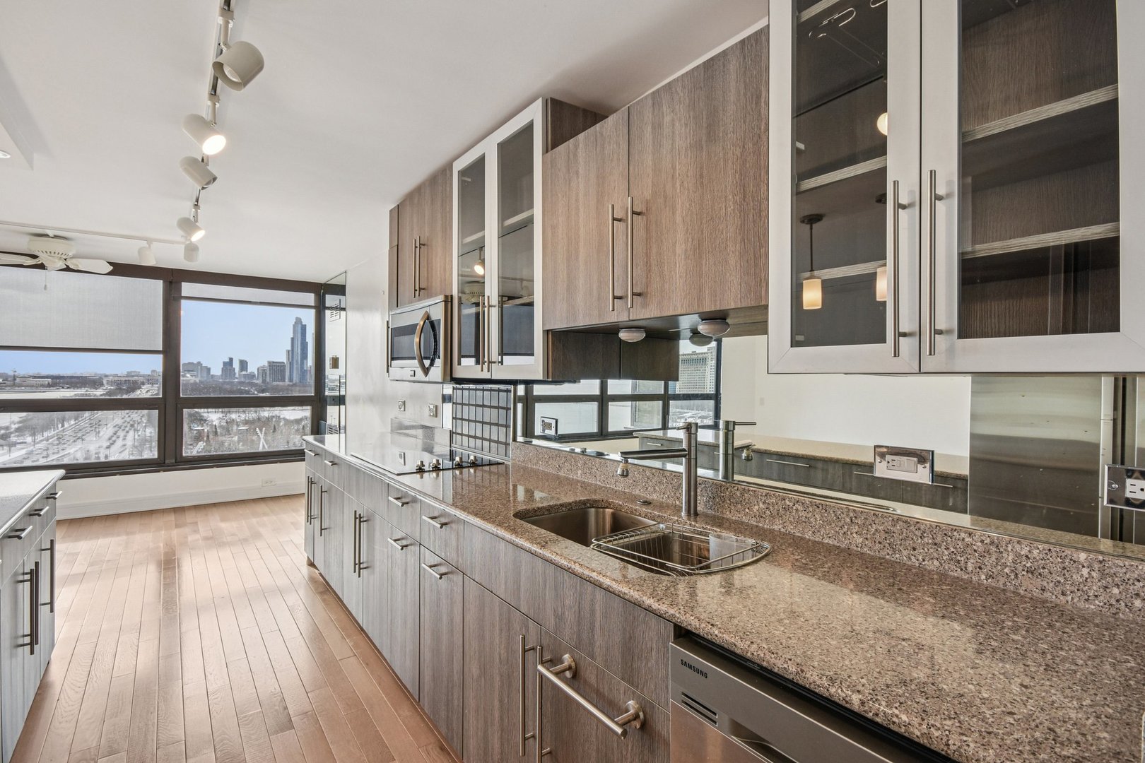 360 E Randolph St #1102 Chicago, IL 60601