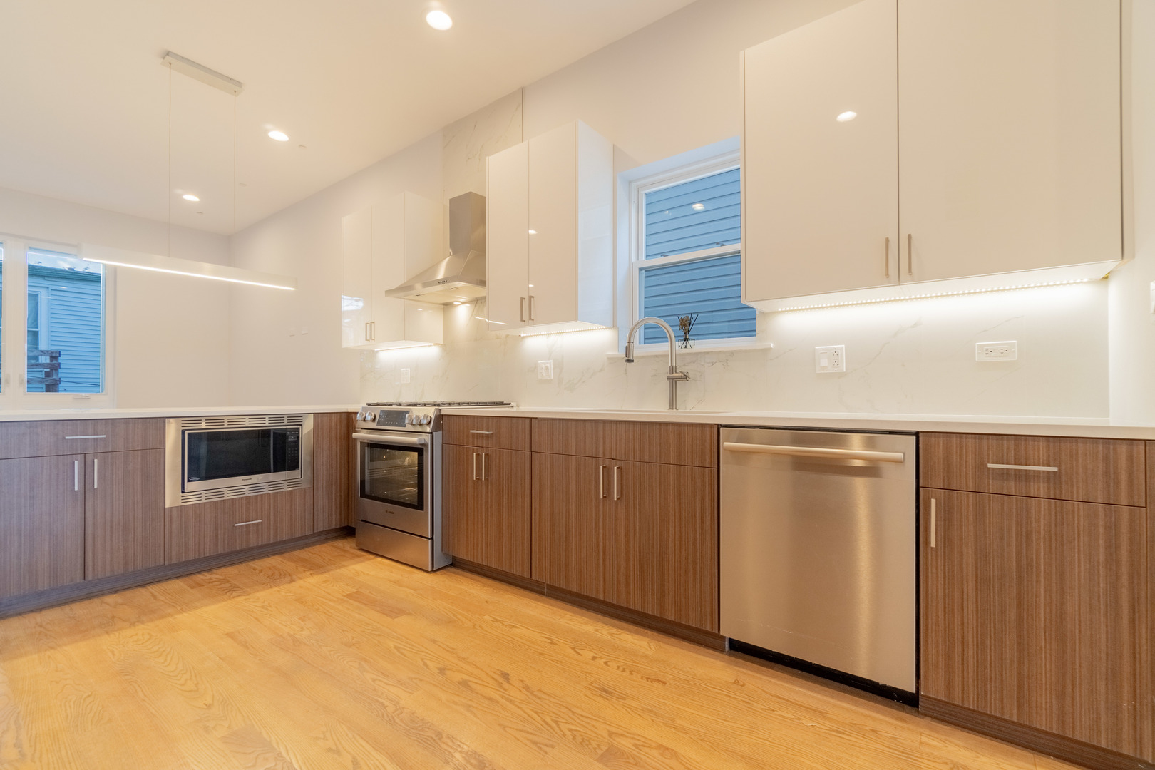 1920 S Shelby Ct Chicago, IL 60608