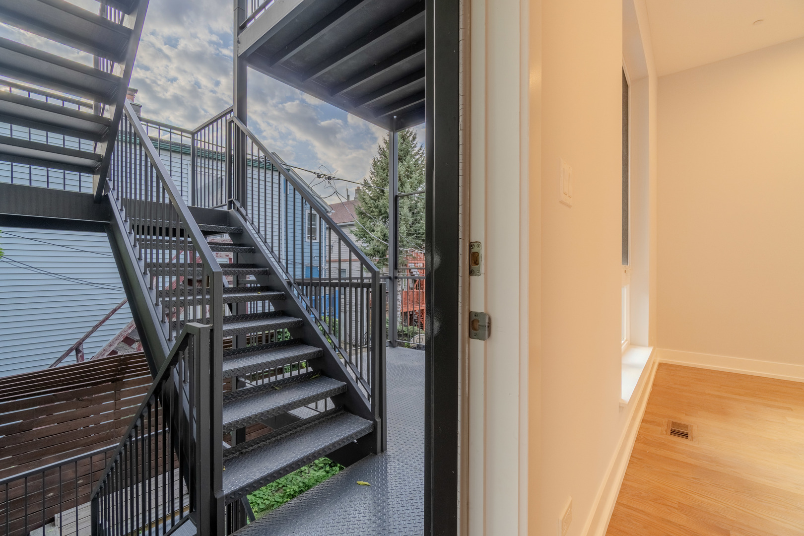 1920 S Shelby Ct Chicago, IL 60608