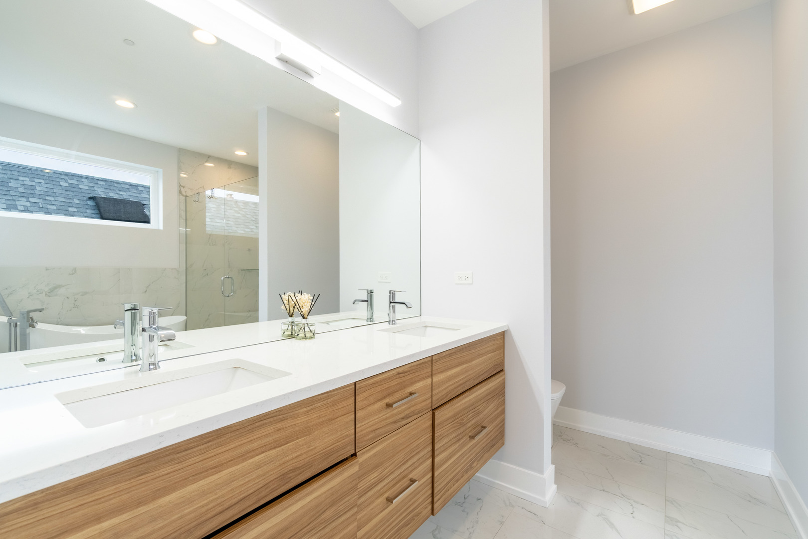 1920 S Shelby Ct Chicago, IL 60608