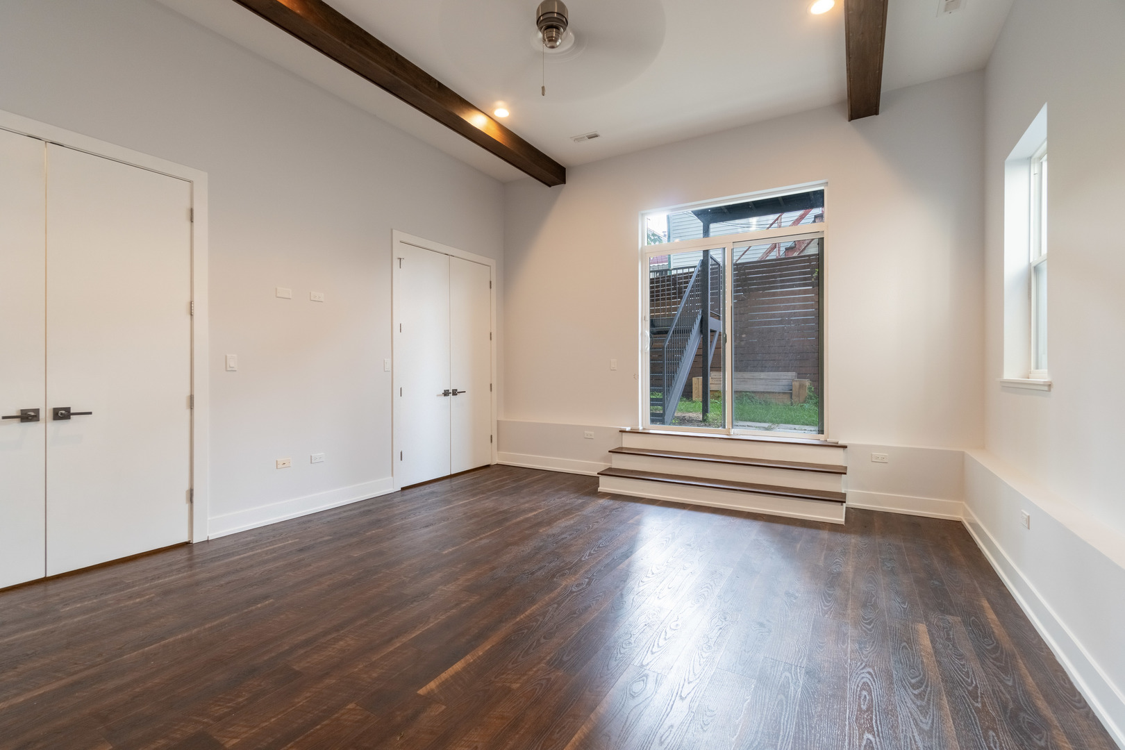 1920 S Shelby Ct Chicago, IL 60608