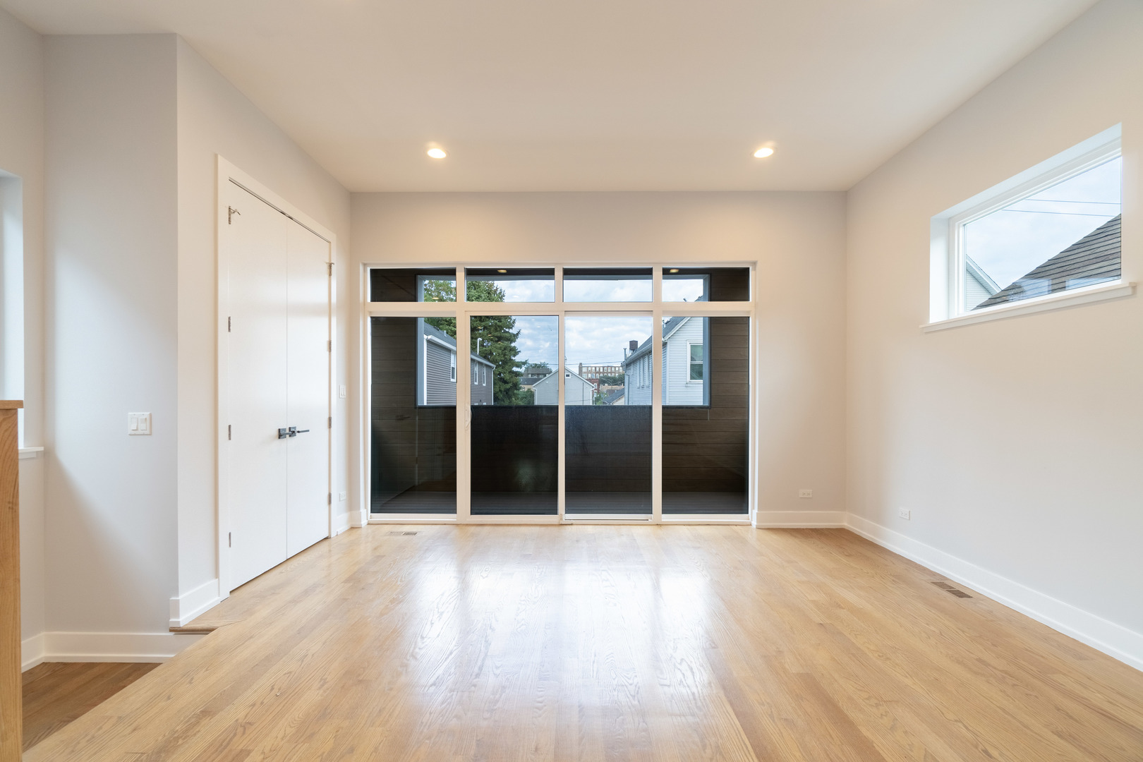 1920 S Shelby Ct Chicago, IL 60608