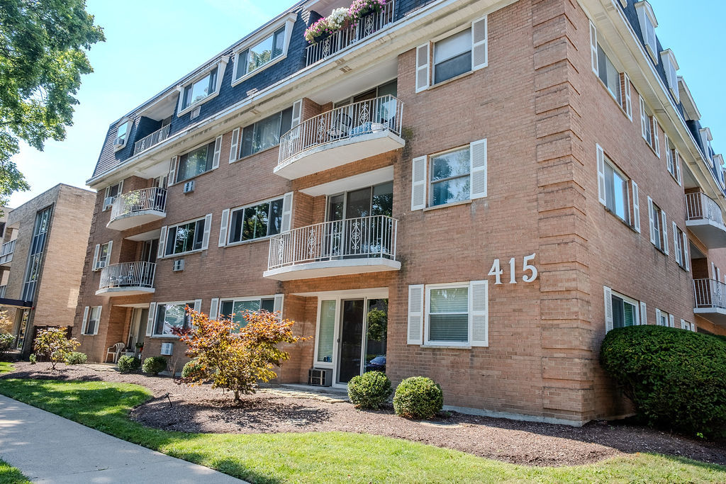 415 Wesley Ave #24 Oak Park, IL 60302