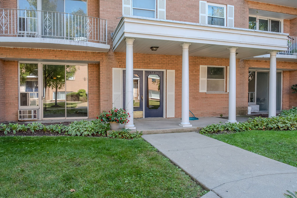 415 Wesley Ave #24 Oak Park, IL 60302