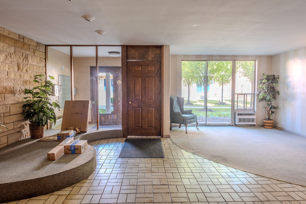 415 Wesley Ave #24 Oak Park, IL 60302