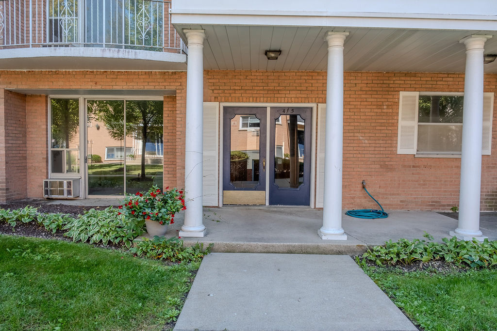 415 Wesley Ave #24 Oak Park, IL 60302