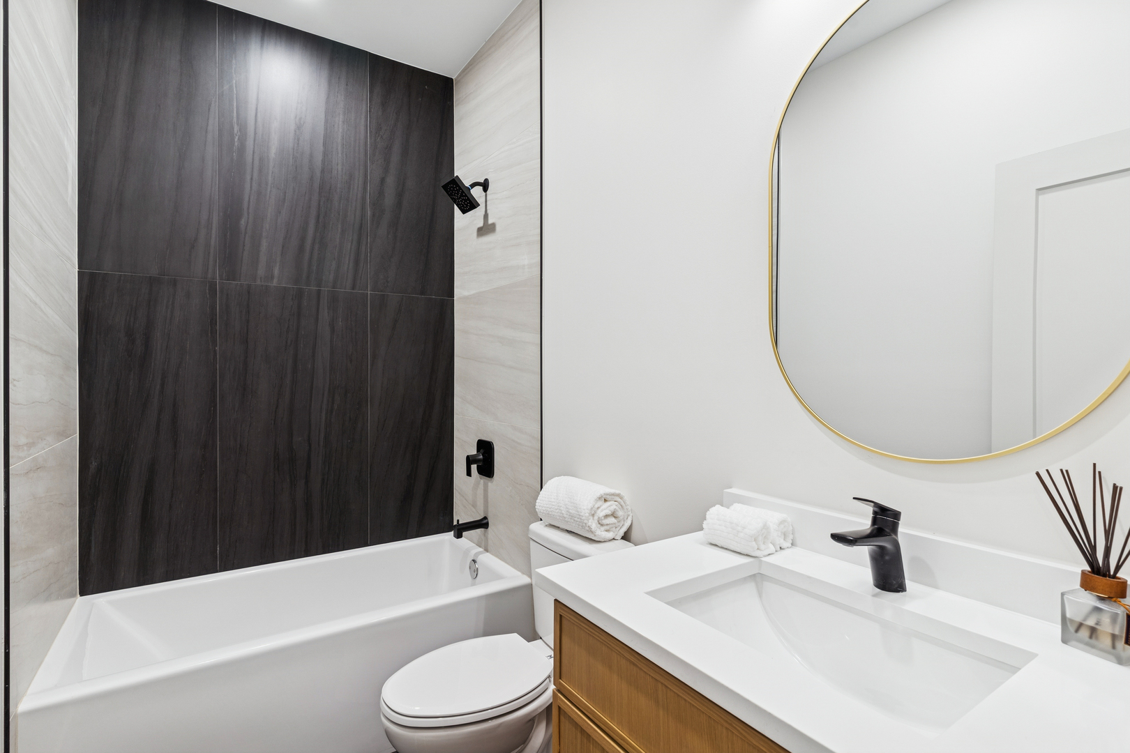 4206 S Calumet Ave Chicago, IL 60653