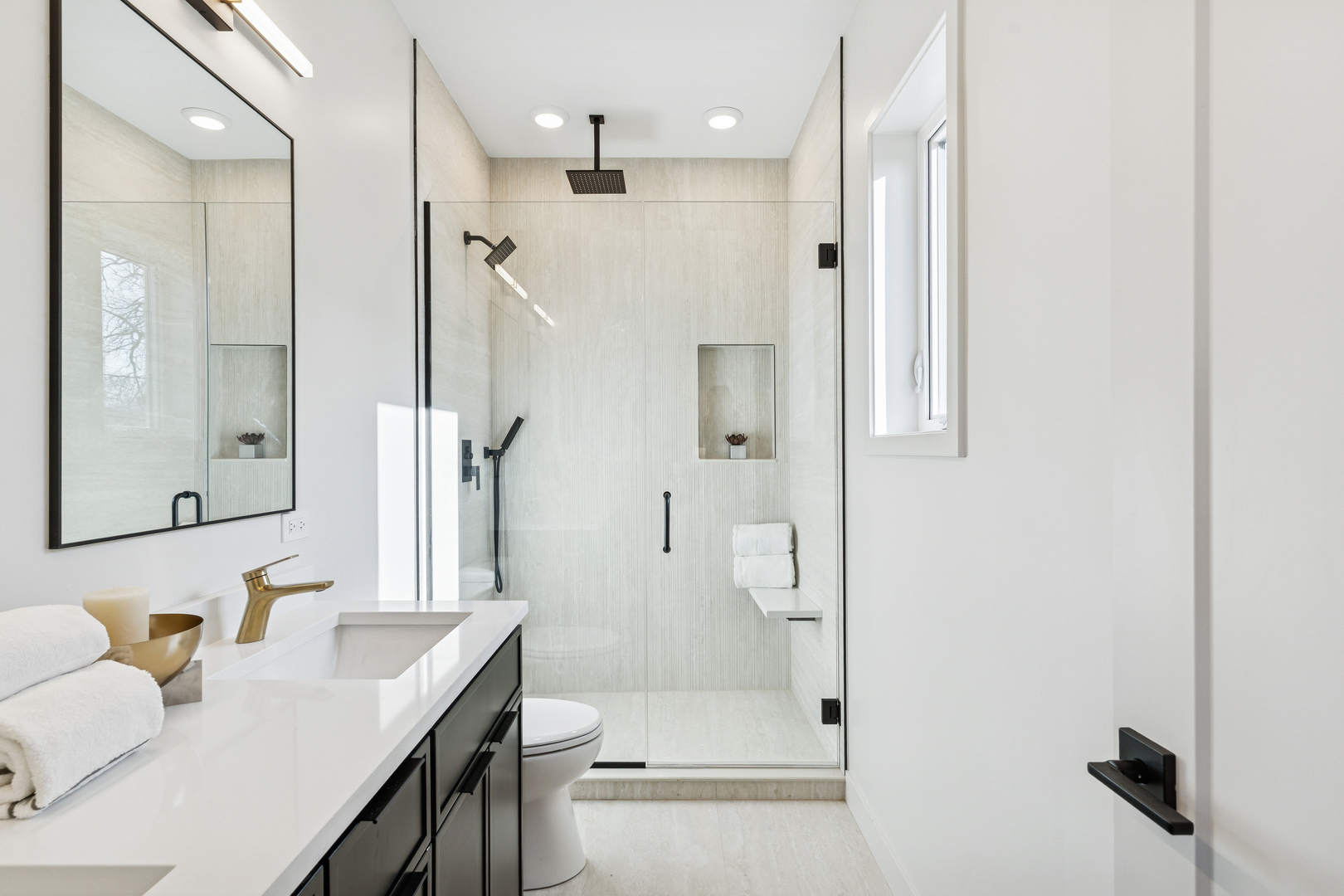 4206 S Calumet Ave Chicago, IL 60653