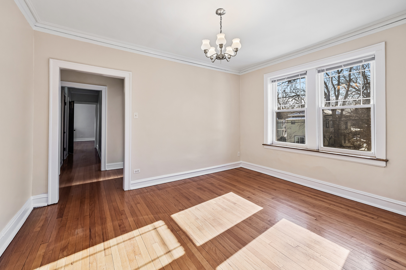 1919 W Estes Ave #2S Chicago, IL 60626