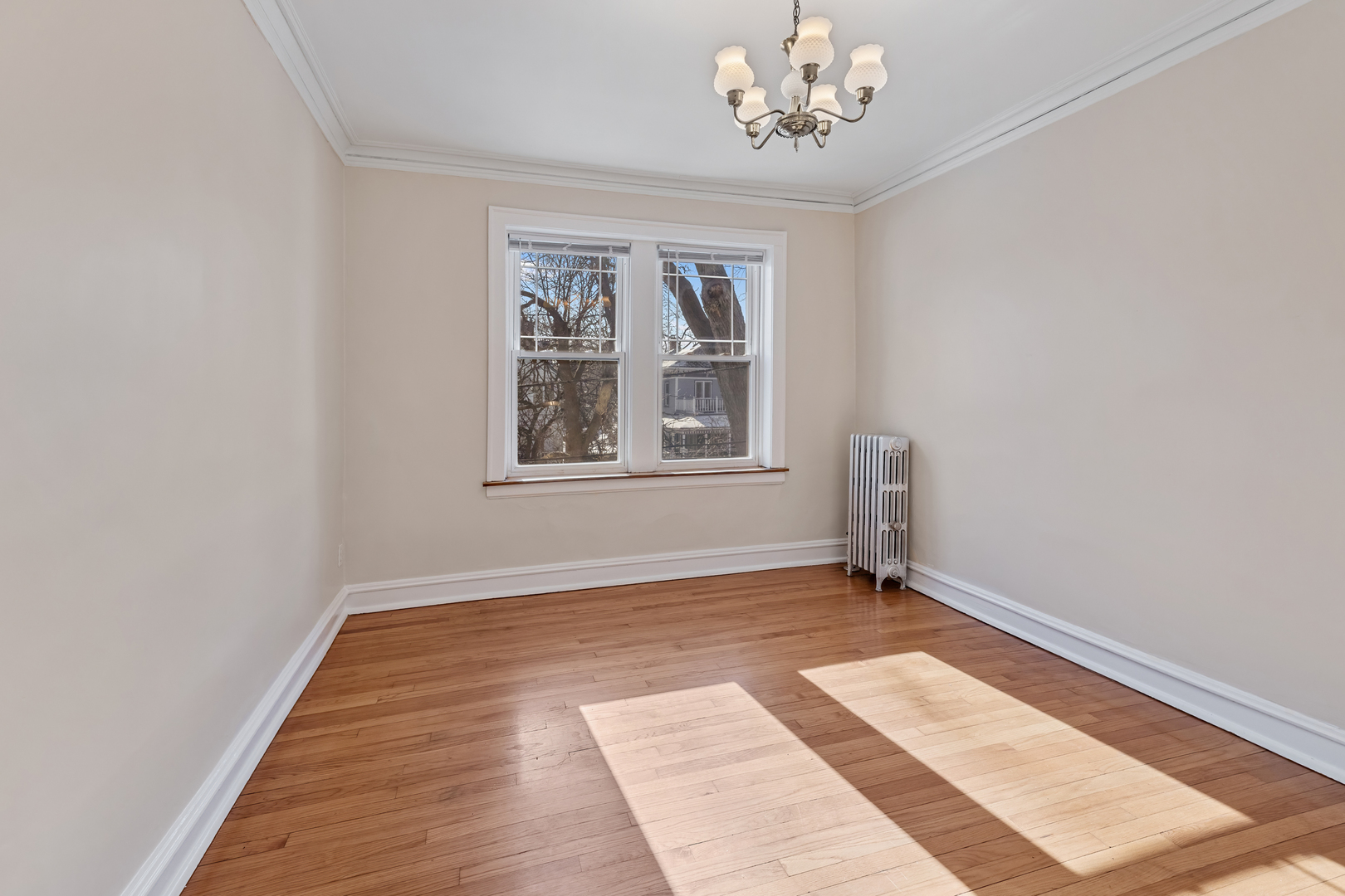 1919 W Estes Ave #2S Chicago, IL 60626