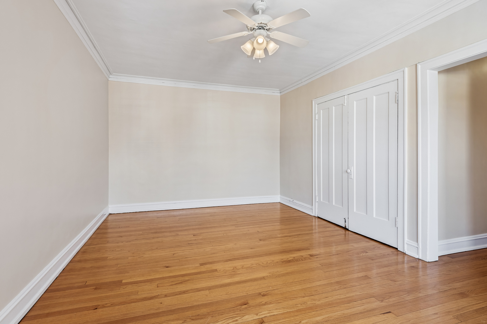 1919 W Estes Ave #2S Chicago, IL 60626