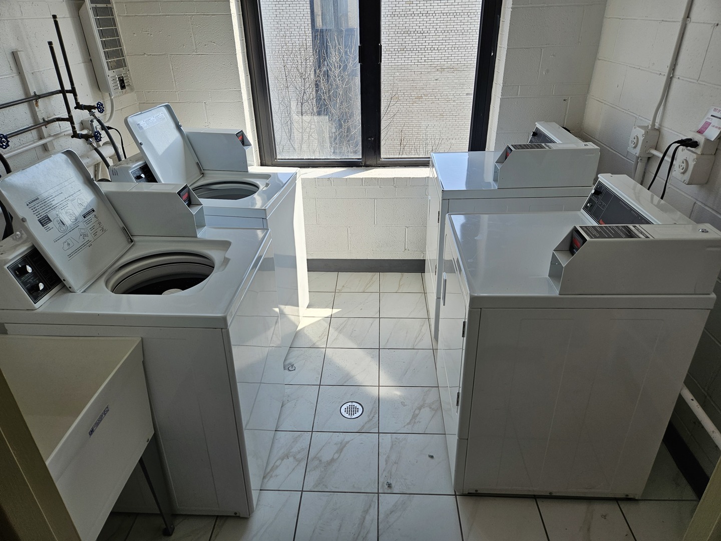 9701 N Dee Rd #6M Niles, IL 60714