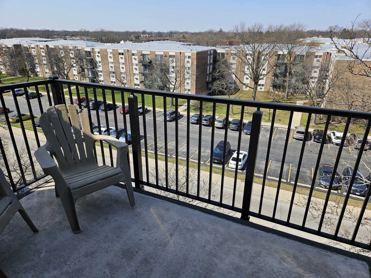 9701 N Dee Rd #6M Niles, IL 60714