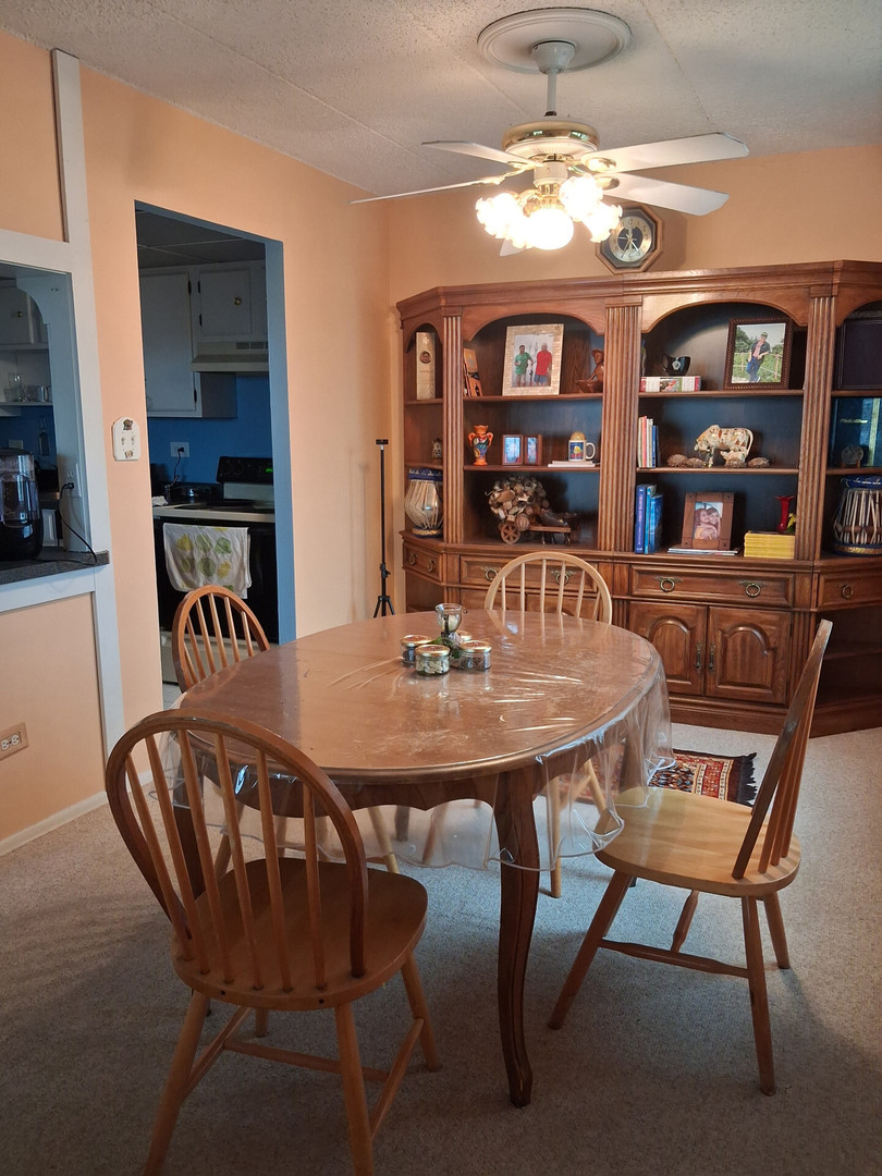 9701 N Dee Rd #6M Niles, IL 60714