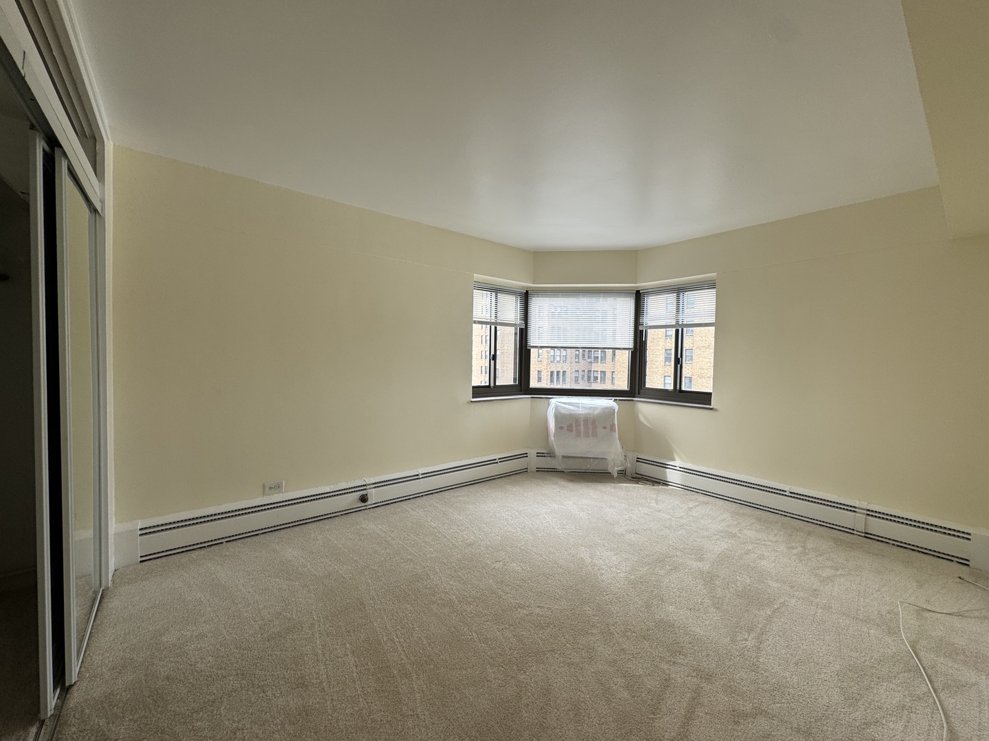 7337 S SOUTH Shr Dr #704 Chicago, IL 60649