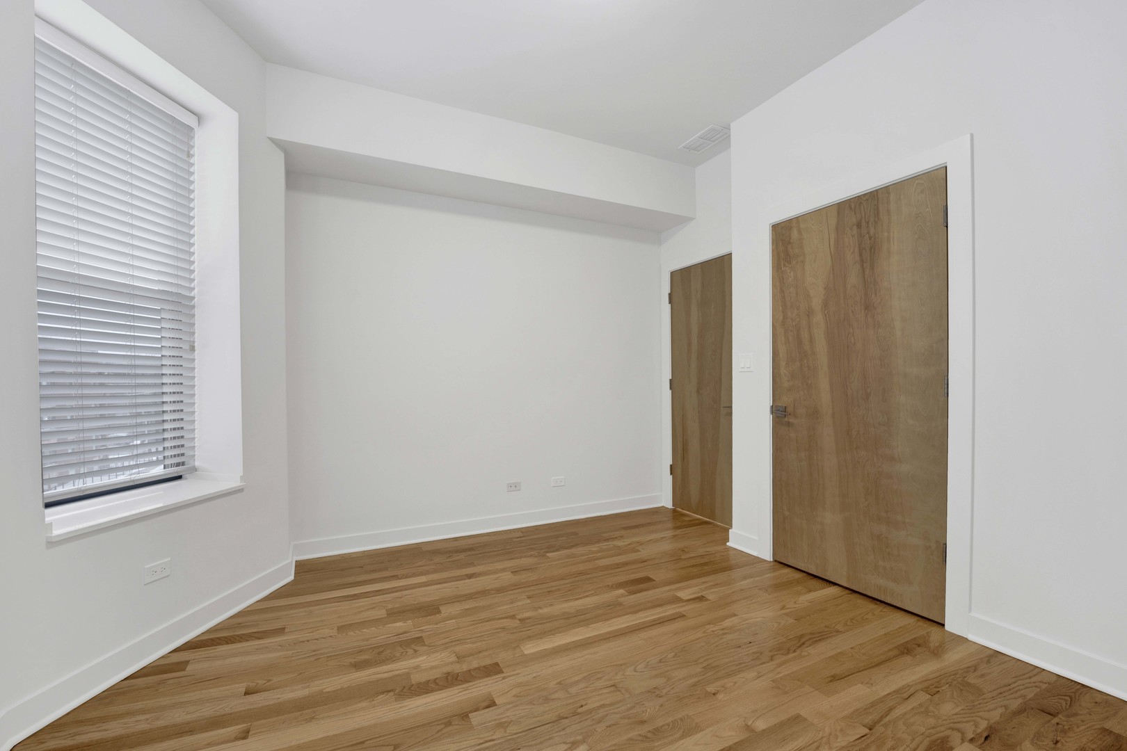 118 E 57th St #2W Chicago, IL 60637