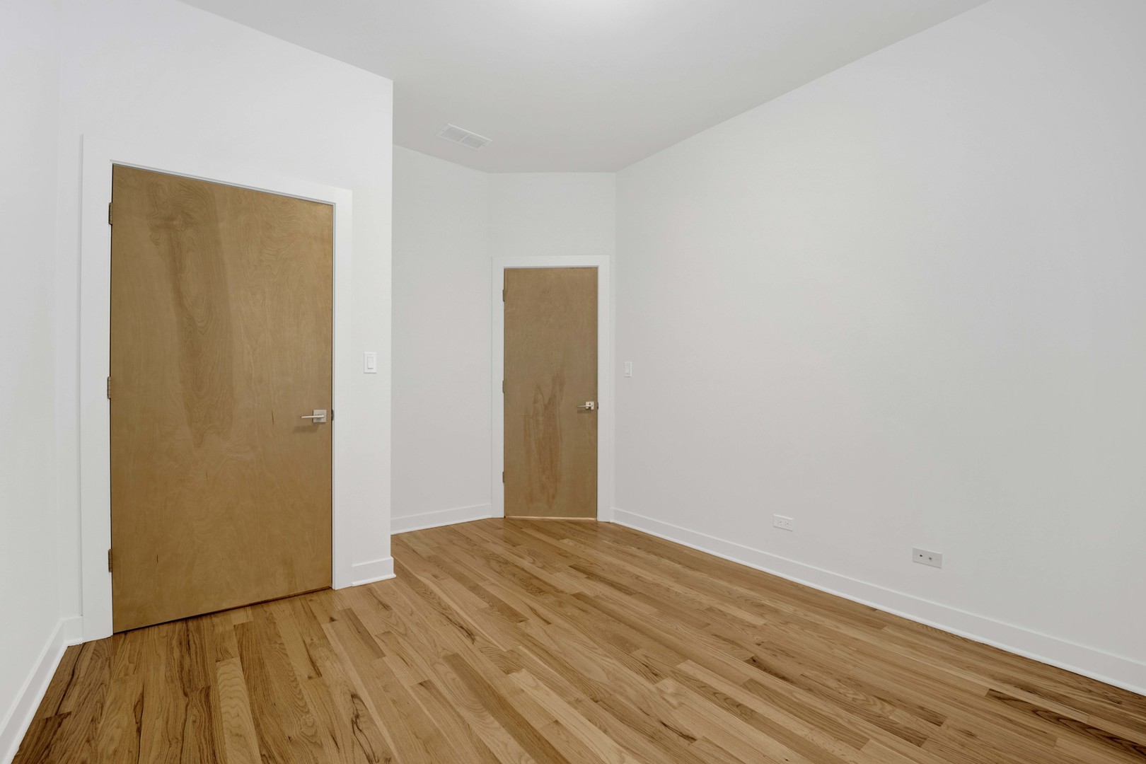 118 E 57th St #2W Chicago, IL 60637