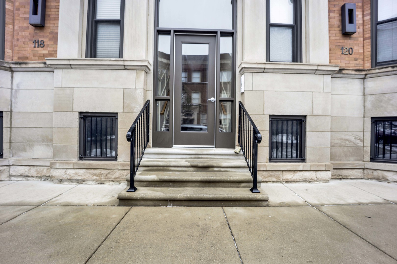 118 E 57th St #2W Chicago, IL 60637