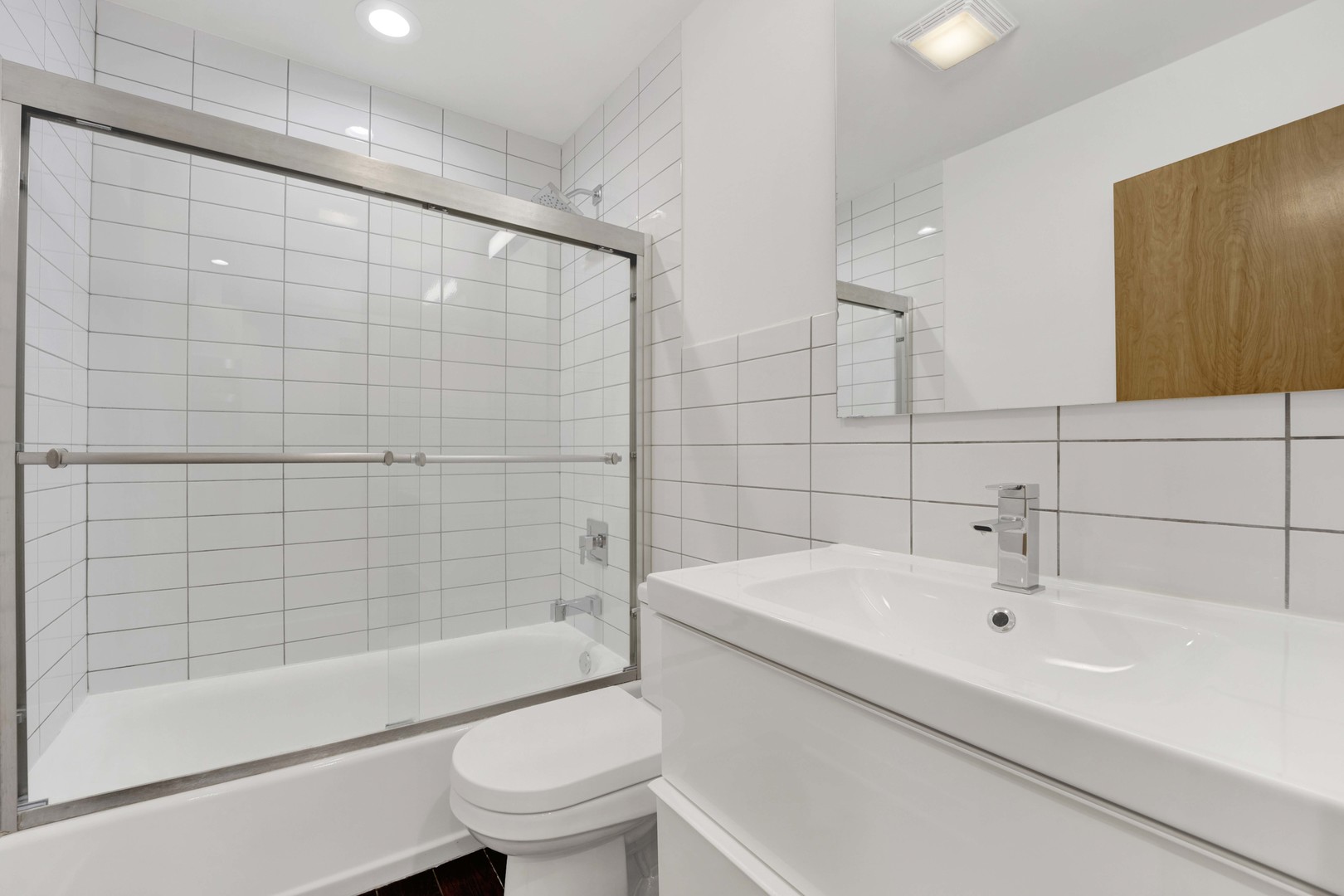 118 E 57th St #2W Chicago, IL 60637