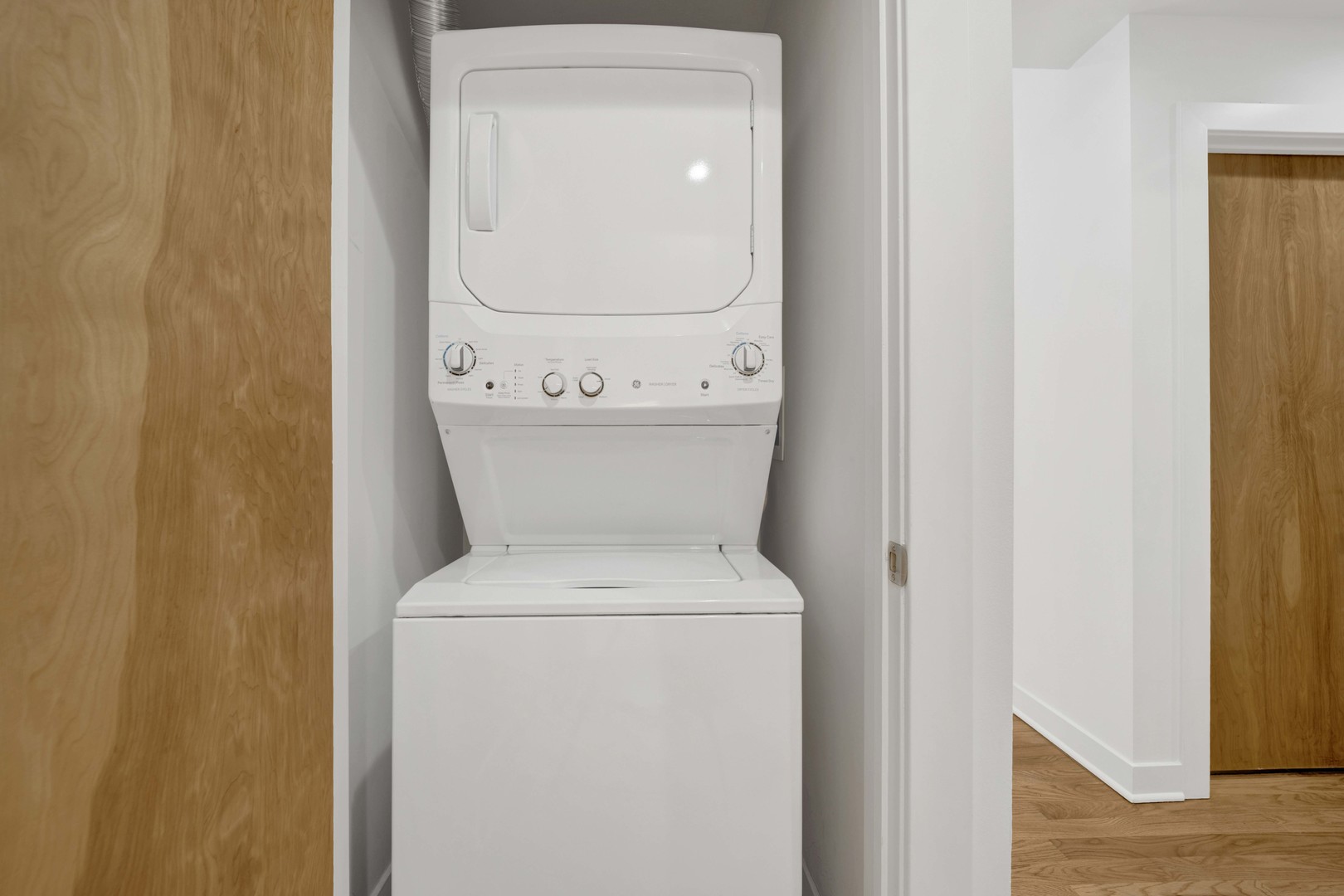 118 E 57th St #2W Chicago, IL 60637