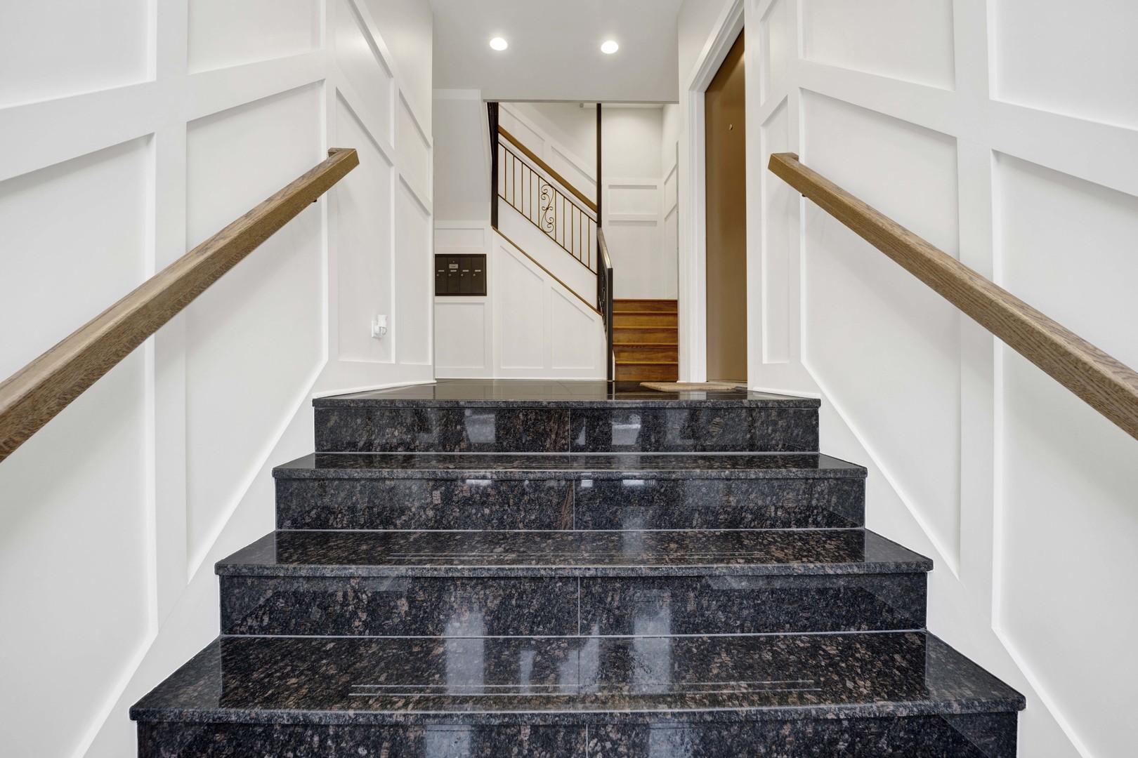 118 E 57th St #2W Chicago, IL 60637