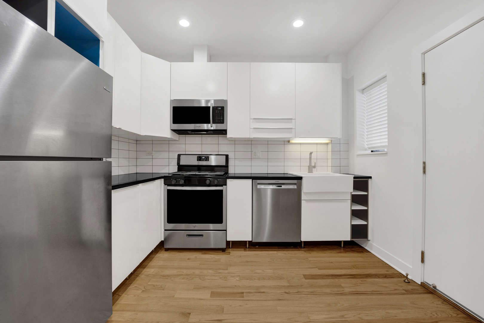 118 E 57th St #2W Chicago, IL 60637