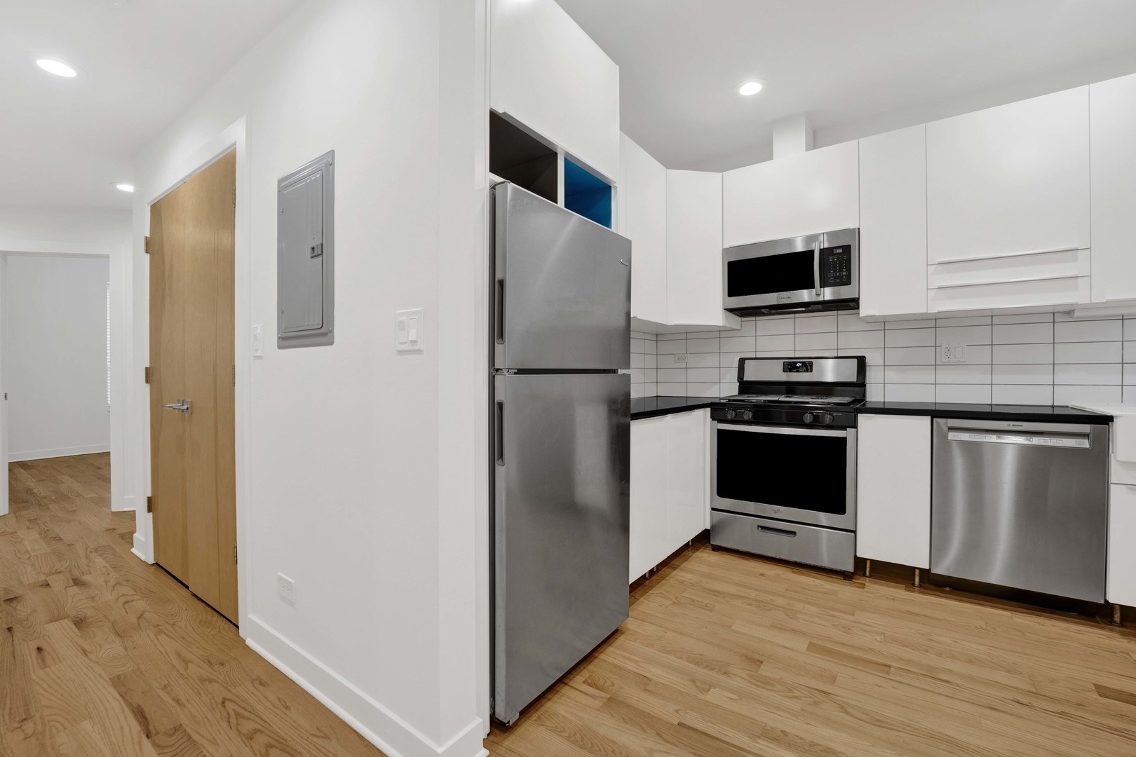 118 E 57th St #2W Chicago, IL 60637