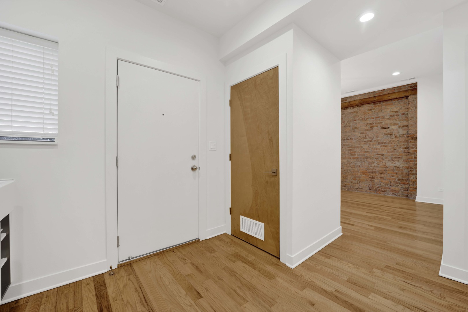 118 E 57th St #2W Chicago, IL 60637