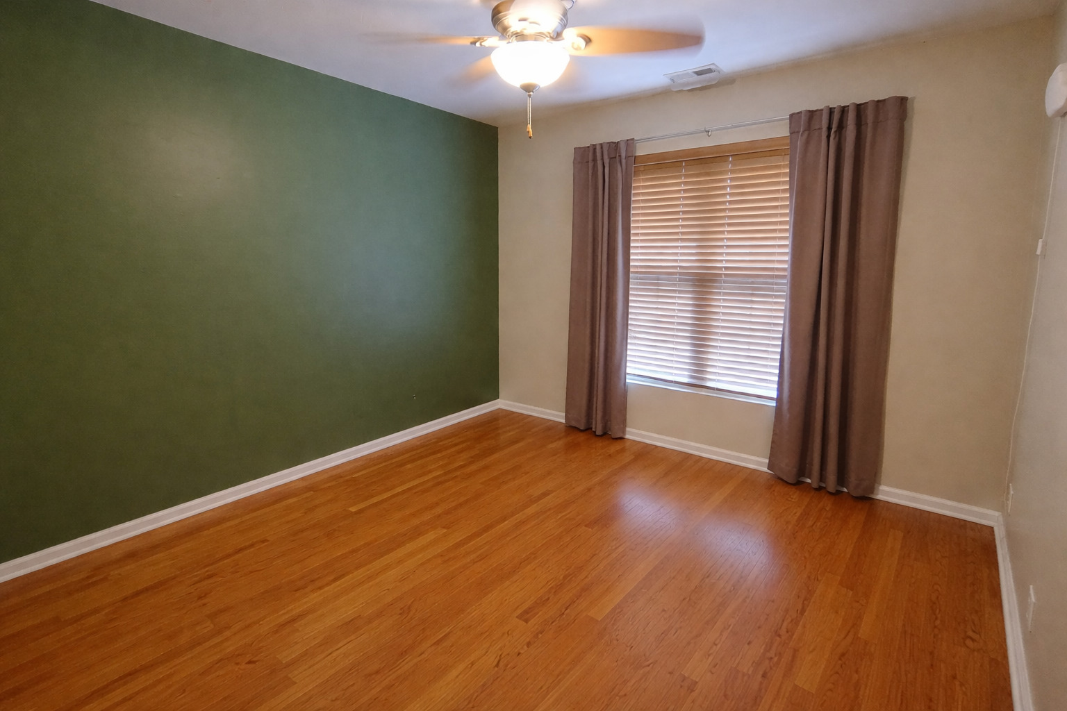 2412 SILVER Hl Cir Joliet, IL 60432