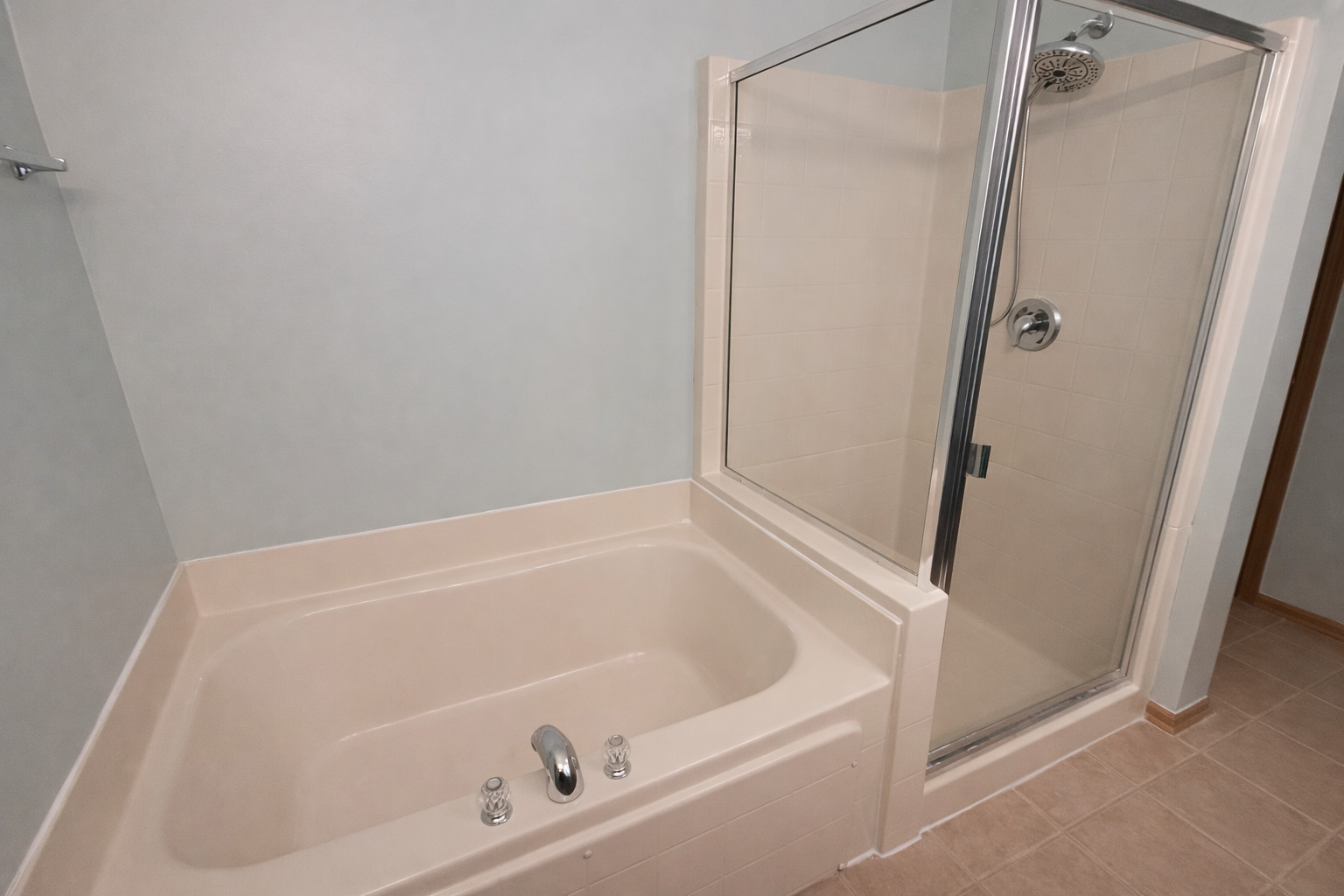 2412 SILVER Hl Cir Joliet, IL 60432