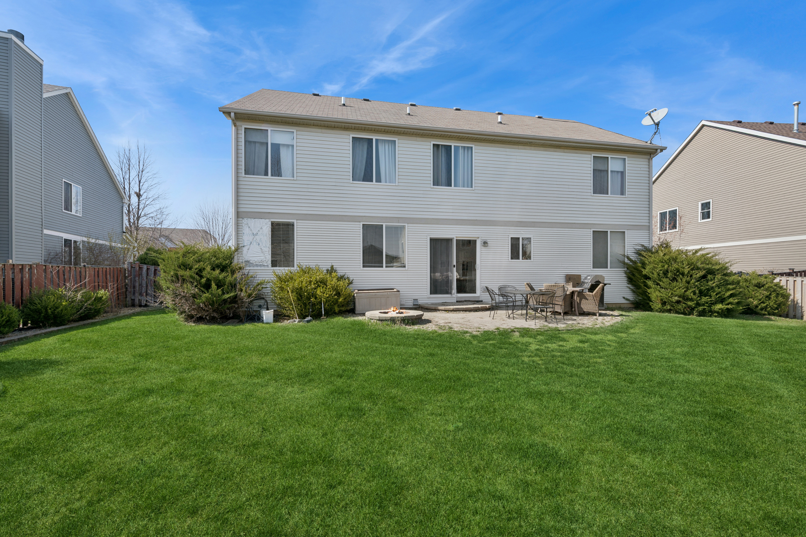 2108 Waterbury Dr Joliet, IL 60431