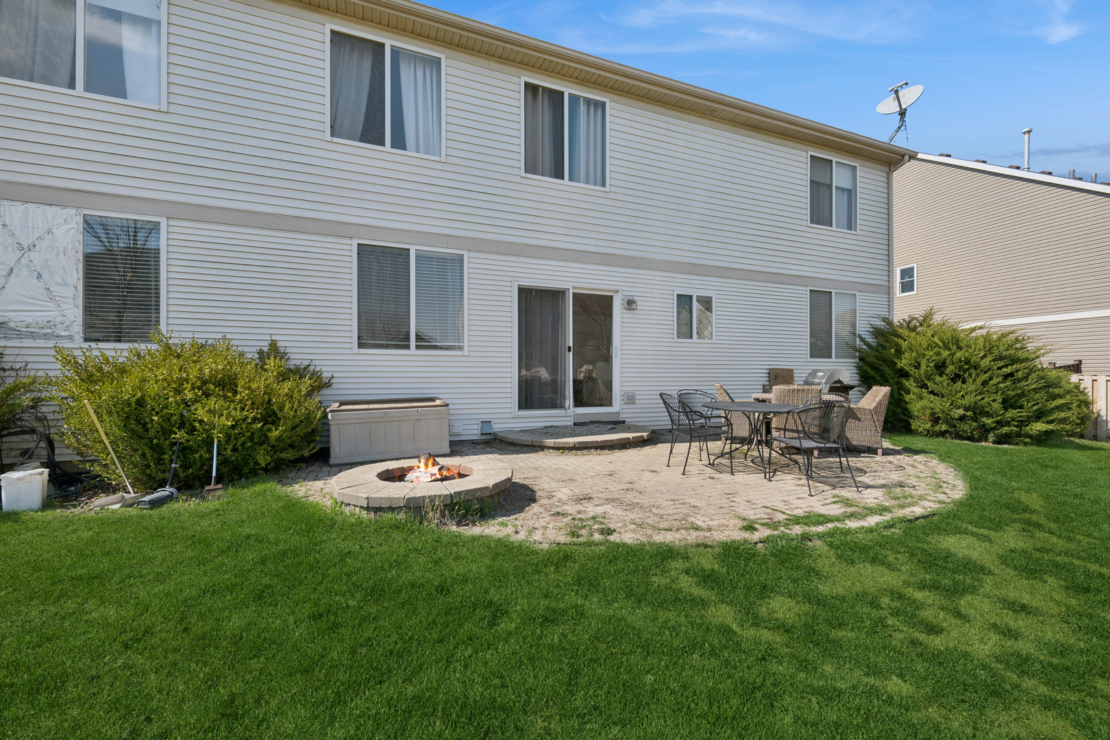 2108 Waterbury Dr Joliet, IL 60431