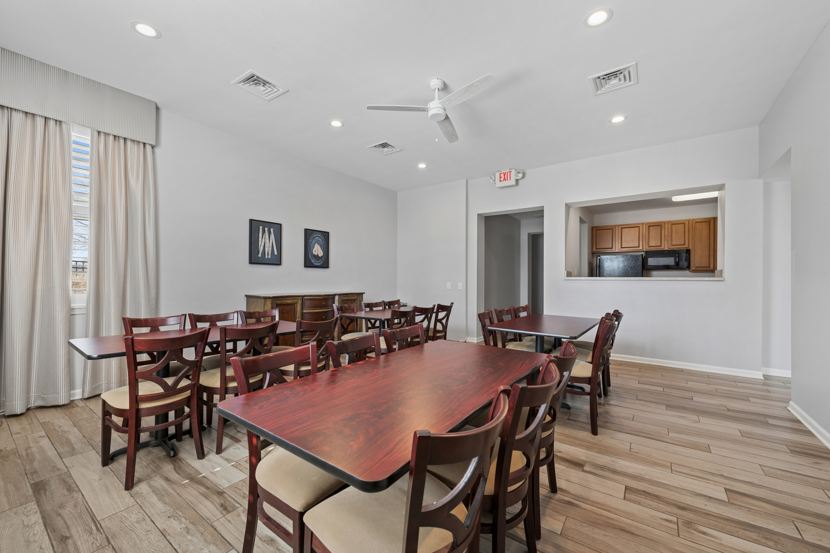 2108 Waterbury Dr Joliet, IL 60431