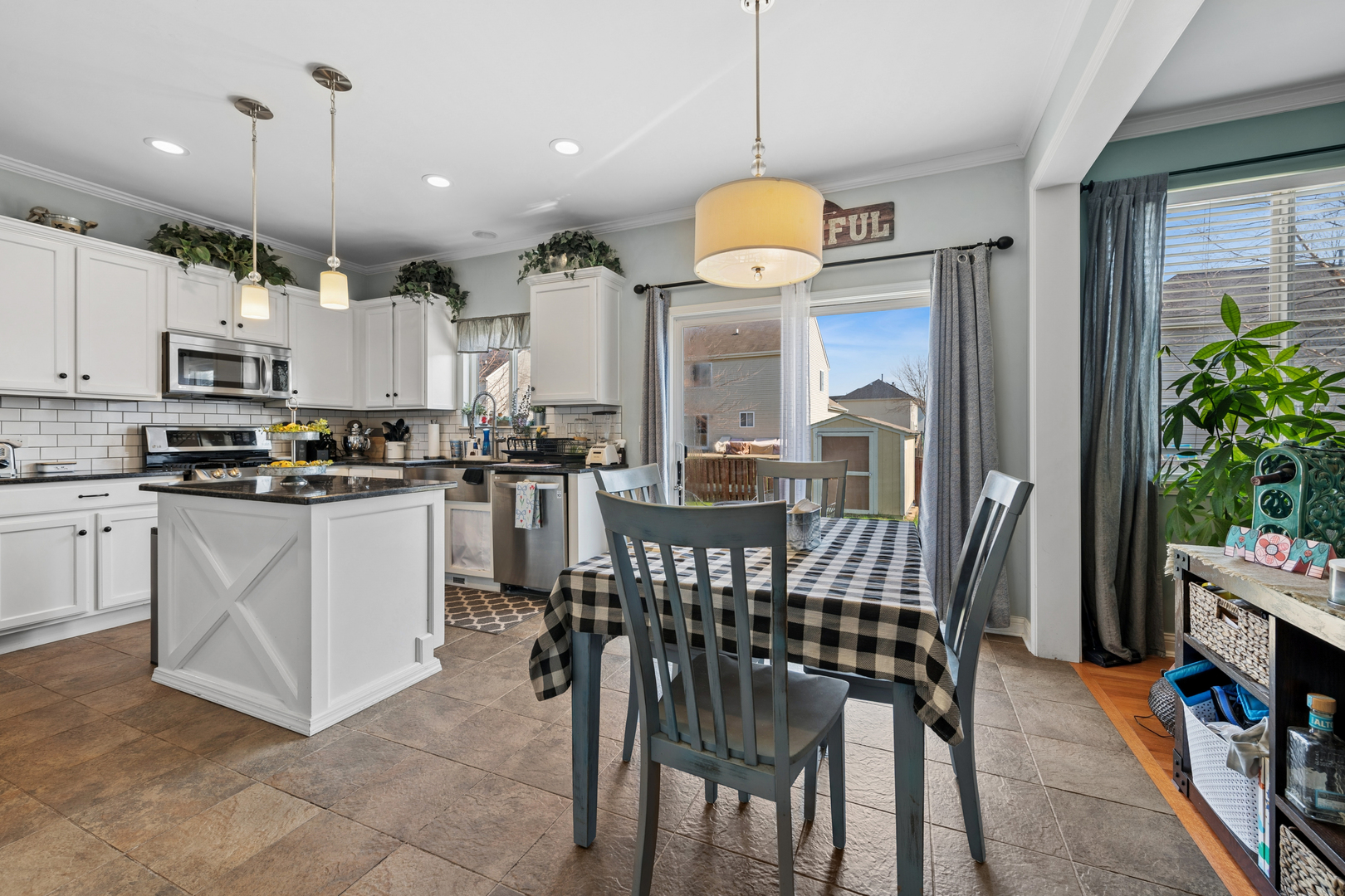 2108 Waterbury Dr Joliet, IL 60431